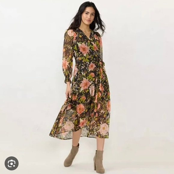 LC Lauren Conrad Dresses & Skirts - LC by Lauren Conrad Floral Maxi Wrap Dress with Metallic Details New With Tags